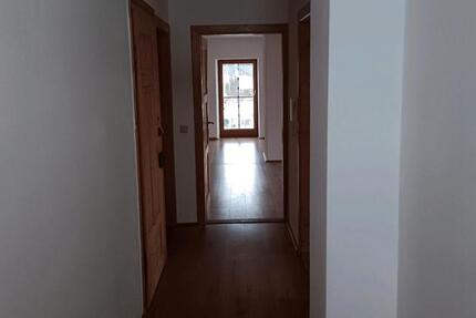 Wohnung Söchtenau - 3 Zimmer, 77 m&sup2;, 1.180&euro; | Angebot:25022787