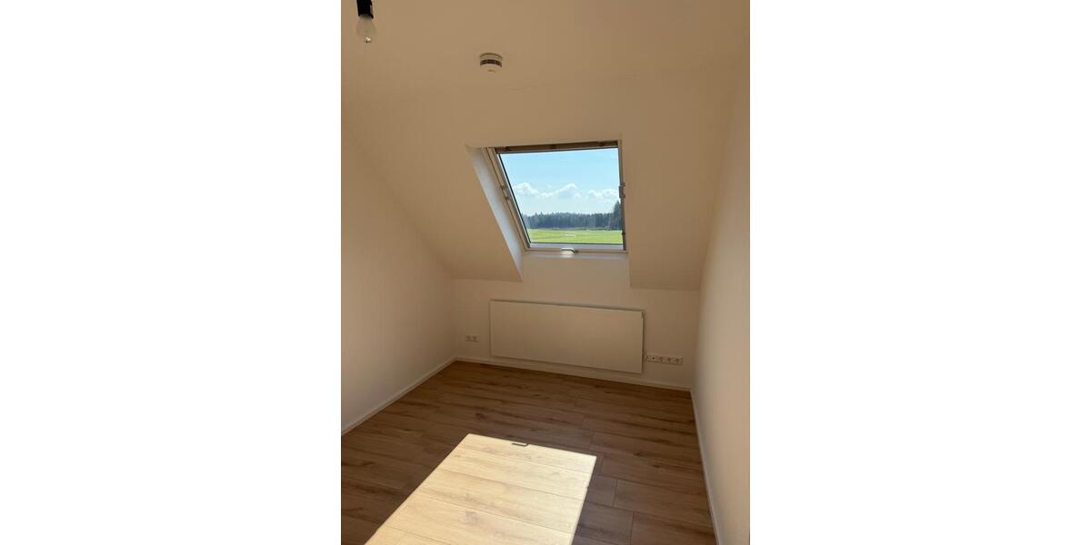 Dachgeschoßwohnung Aulendorf - 3.5 Zimmer, 91 m&sup2;, 1.100&euro; | Angebot:26033031