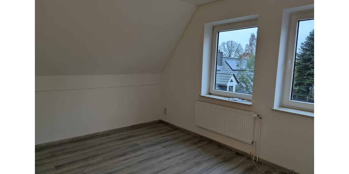 Dachgeschoßwohnung Cloppenburg - 3 Zimmer, 76 m&sup2;, 650&euro; | Angebot:24534538