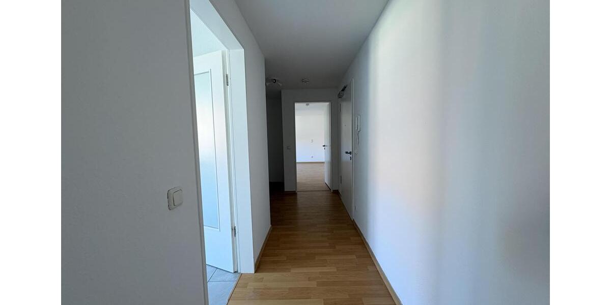 Dachgeschoßwohnung Zwickau - 2 Zimmer, 65 m&sup2;, 430&euro; | Angebot:26338051