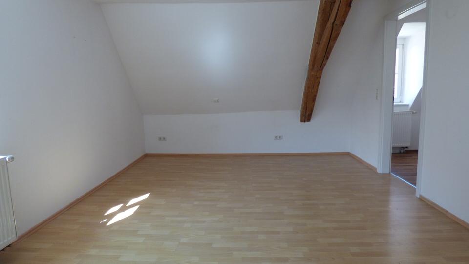 Dachgeschoßwohnung Weißenburg in Bayern - 2.5 Zimmer, 60 m&sup2;, 500&euro; | Angebot:26268472