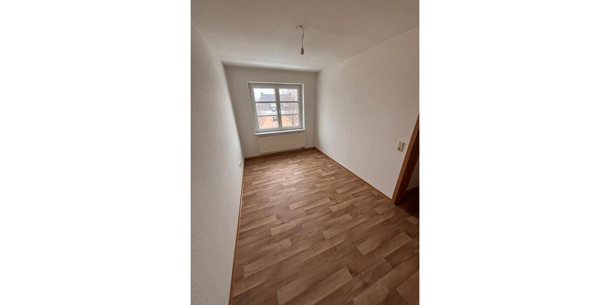 Etagenwohnung Döbeln - 1 Zimmer, 35 m&sup2;, 330&euro; | Angebot:24726732