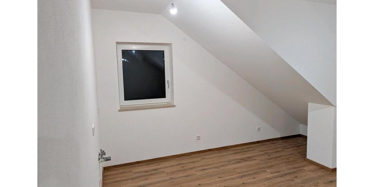 Dachgeschoßwohnung Gaimersheim - 2 Zimmer, 56 m&sup2;, 1.000&euro; | Angebot:25641082