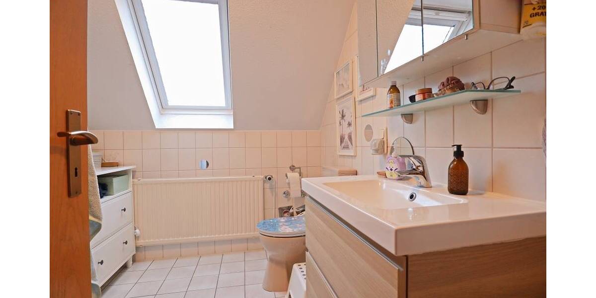 Etagenwohnung Rellingen - 3 Zimmer, 90 m&sup2;, 1.170&euro; | Angebot:26154808