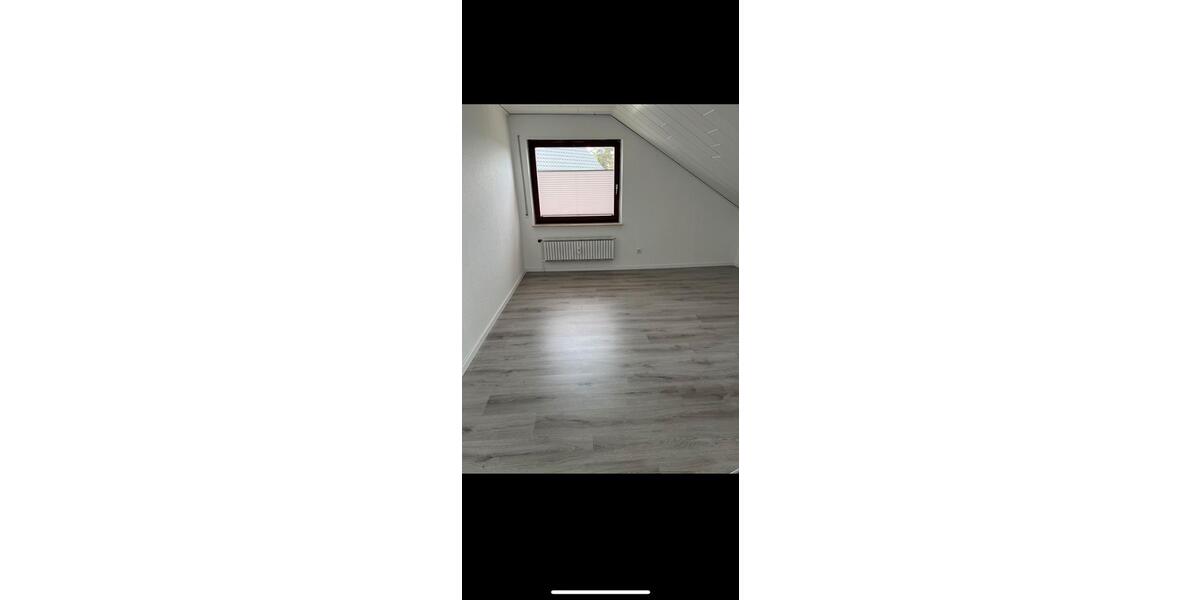 Dachgeschoßwohnung Rühen - 2 Zimmer, 90 m&sup2;, 640&euro; | Angebot:25830452