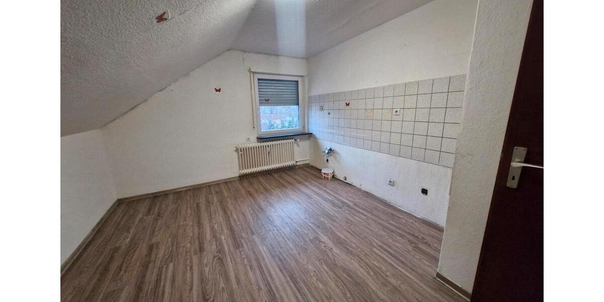 Dachgeschoßwohnung Michelstadt - 4 Zimmer, 110 m&sup2;, 850&euro; | Angebot:25405396