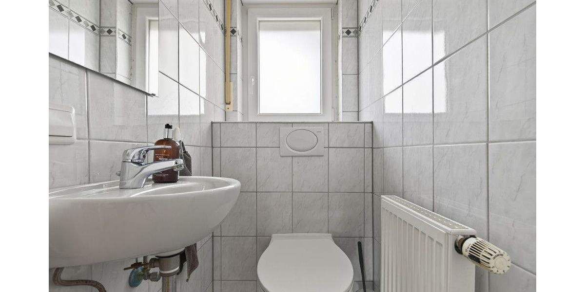 WG - Ready! Viel Platz, viel Licht - 4er WG mit 5 Zimmer möbliert mit 2 Balkonen in Knielingen 5 zimmer