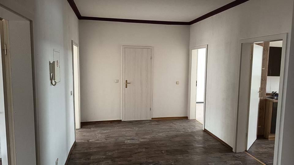 Dachgeschoßwohnung Plauen - 4 Zimmer, 94 m&sup2;, 398&euro; | Angebot:26023070