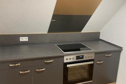 Dachgeschosswohnung ca 48 m2 mit Einbauküche 2 zimmer