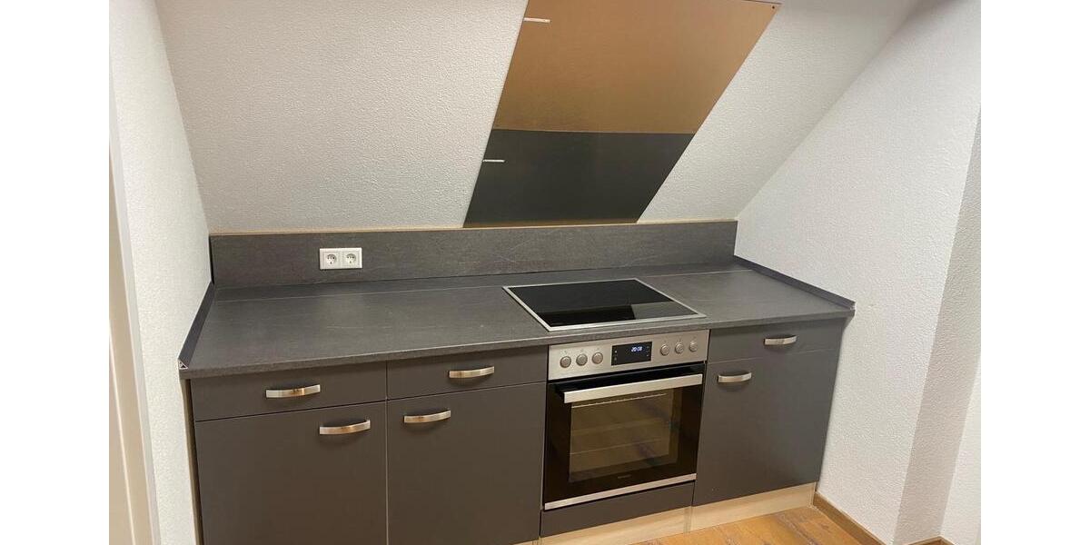 Dachgeschosswohnung ca 48 m2 mit Einbauküche 2 zimmer
