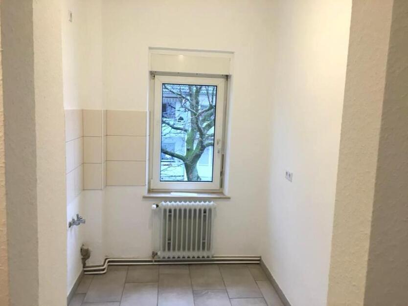 Helle, modernisierte 2- Zimmerwohnung mit Balkon, provisionsfrei