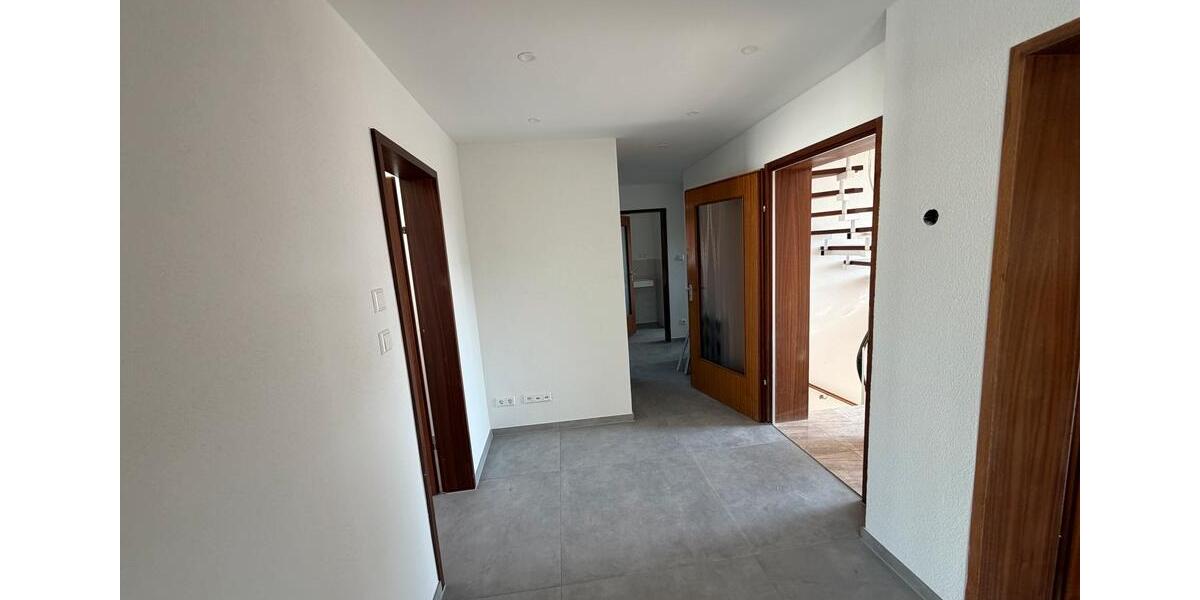 Etagenwohnung Neckarsulm - 3 Zimmer, 100 m&sup2;, 1.450&euro; | Angebot:25973942