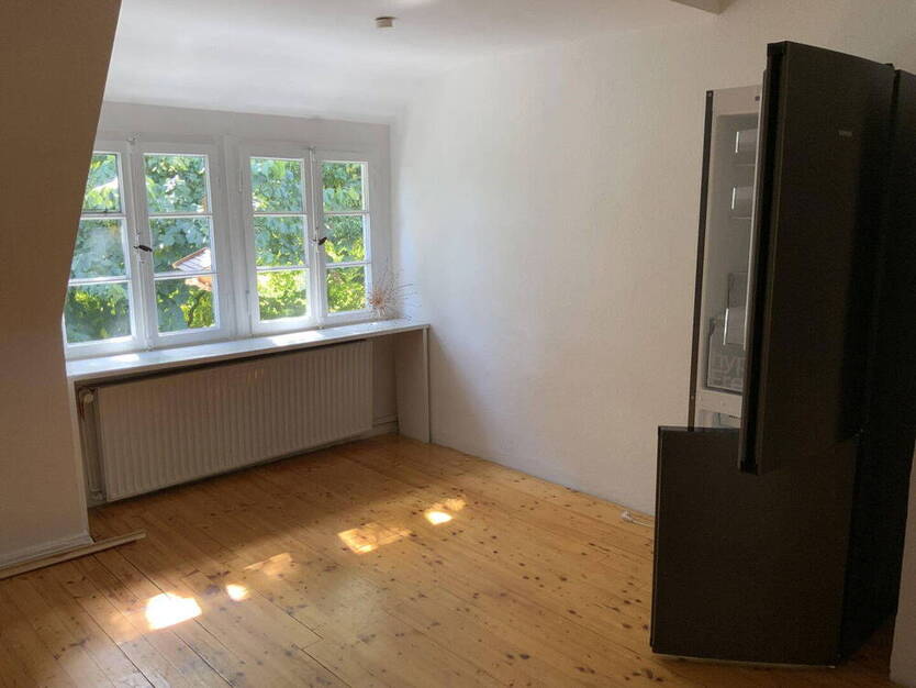 Lichtdurchflutete Wohnung im Grünen