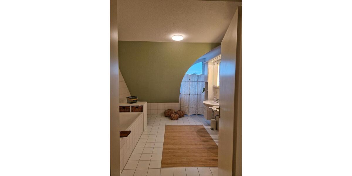 Dachgeschoßwohnung Bad Säckingen - 3.5 Zimmer, 138 m&sup2;, 1.380&euro; | Angebot:25589636