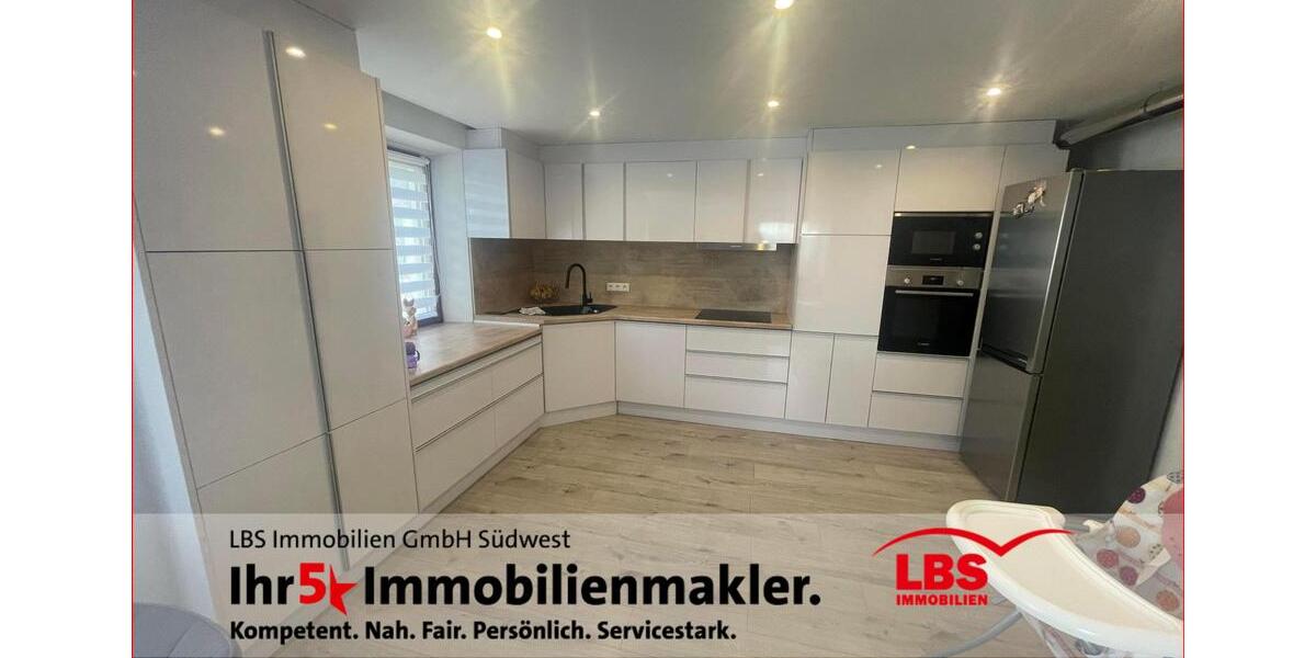 Komplett sanierte Wohnung in ruhiger Lage. 3 zimmer