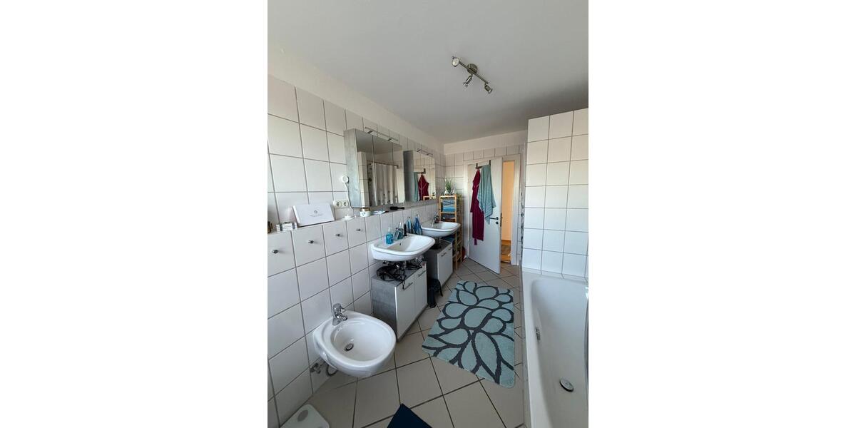 Etagenwohnung Lensahn - 5 Zimmer, 110 m&sup2;, 1.350&euro; | Angebot:26024667