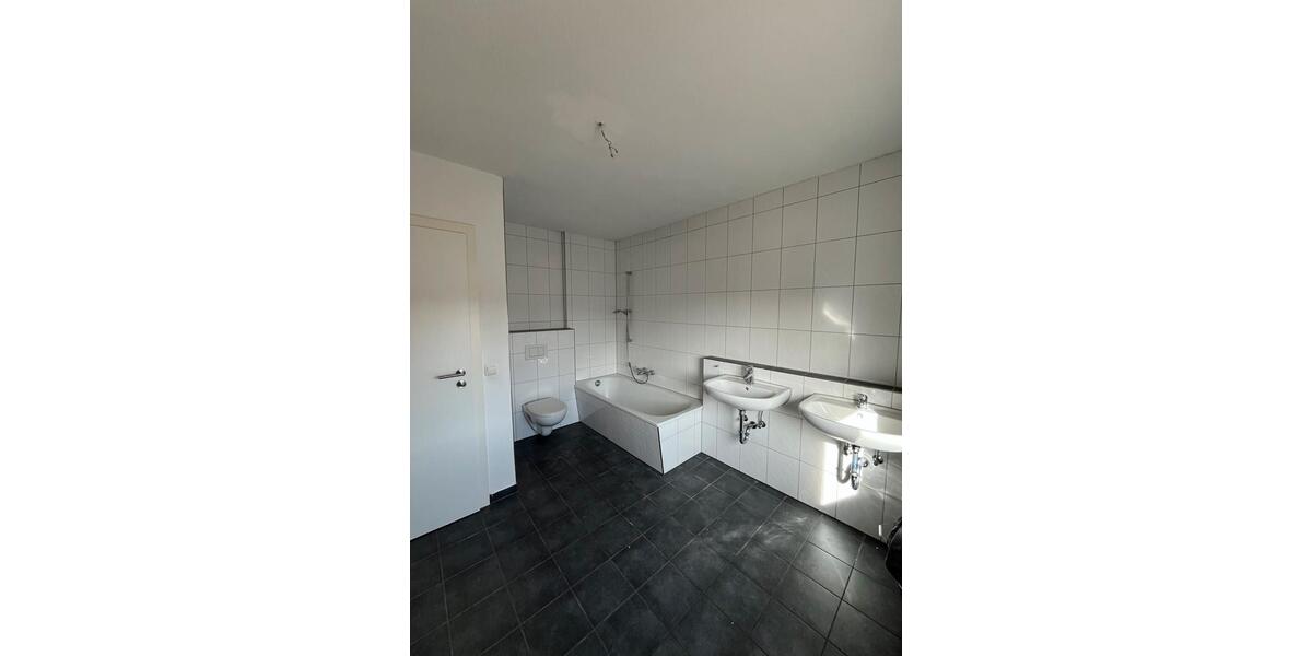 Etagenwohnung München Allach-Untermenzing - 5 Zimmer, 125 m&sup2;, 3.300&euro; | Angebot:25821317