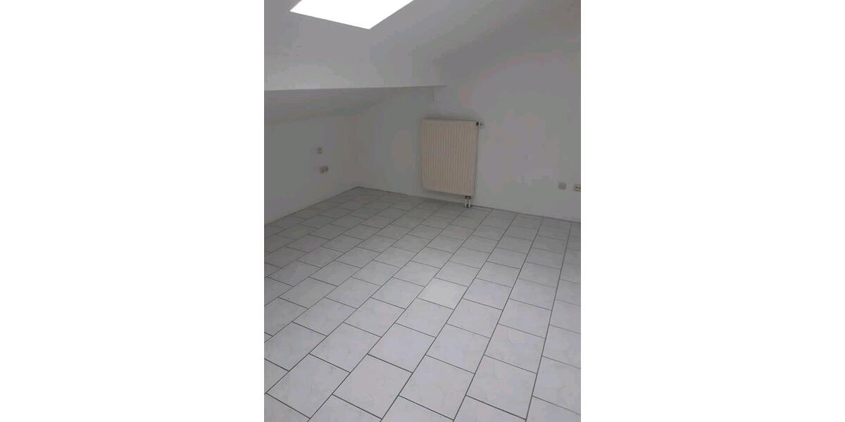 Dachgeschoßwohnung Bad Griesbach im Rottal - 4 Zimmer, 90 m&sup2;, 700&euro; | Angebot:26626300