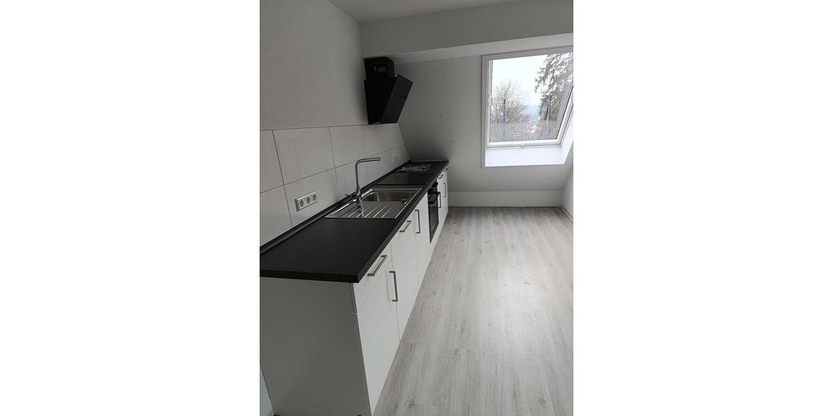 Dachgeschoßwohnung Tübingen - 3 Zimmer, 15 m&sup2;, 510&euro; | Angebot:25551122