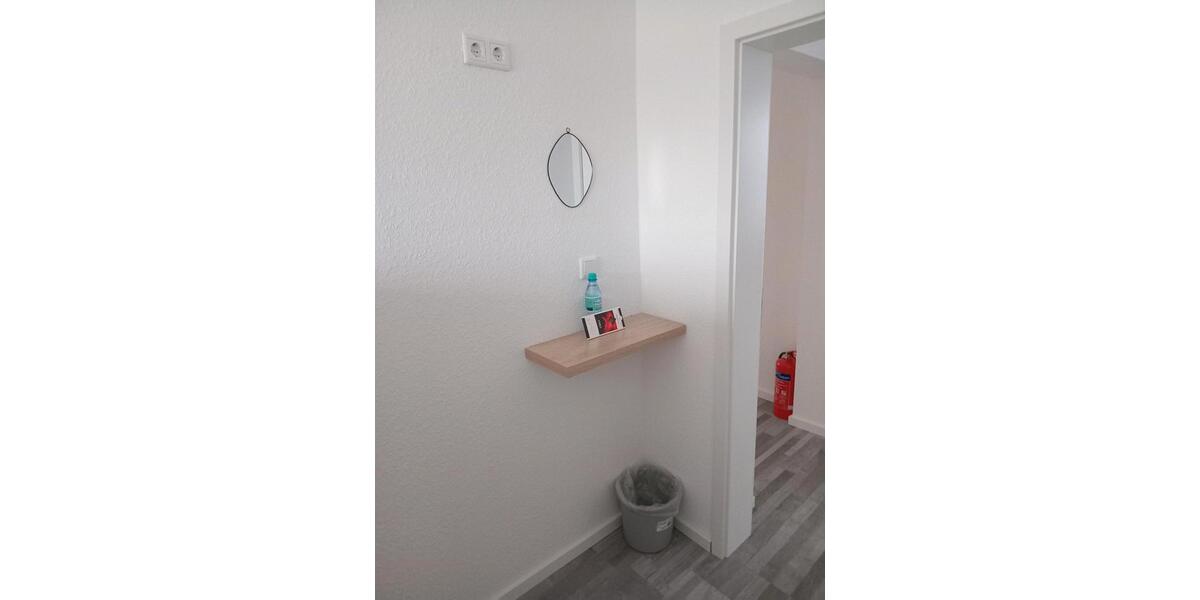 Wohnen auf Zeit Wermelskirchen - 5 Zimmer, 8 m&sup2;, 20&euro; | Angebot:24748108