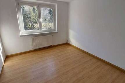 Wohnung zum Mieten in Suhl 389,22 € 76.52 m²