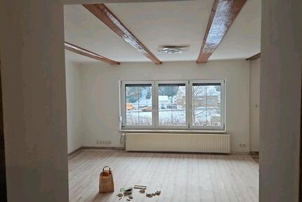 Ein Haus Eine Doppelhaushälfte in Zwota zu vermieten 600 zimmer