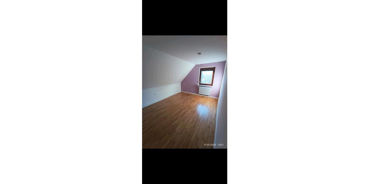 Etagenwohnung Zeven - 4 Zimmer, 120 m&sup2;, 850&euro; | Angebot:26626073