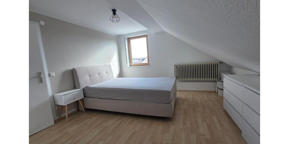 Dachgeschoßwohnung Karlsruhe Neureut - 3 Zimmer, 85 m&sup2;, 850&euro; | Angebot:25960844