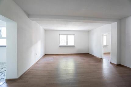 Frisch kernsaniert & bezugsbereit – 3-Zimmer-Wohnung zur Miete zimmer