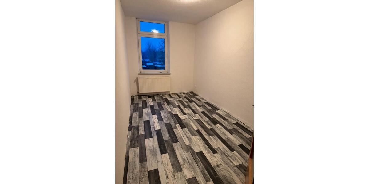 Etagenwohnung Nordenham - 4 Zimmer, 90 m&sup2;, 720&euro; | Angebot:25281963