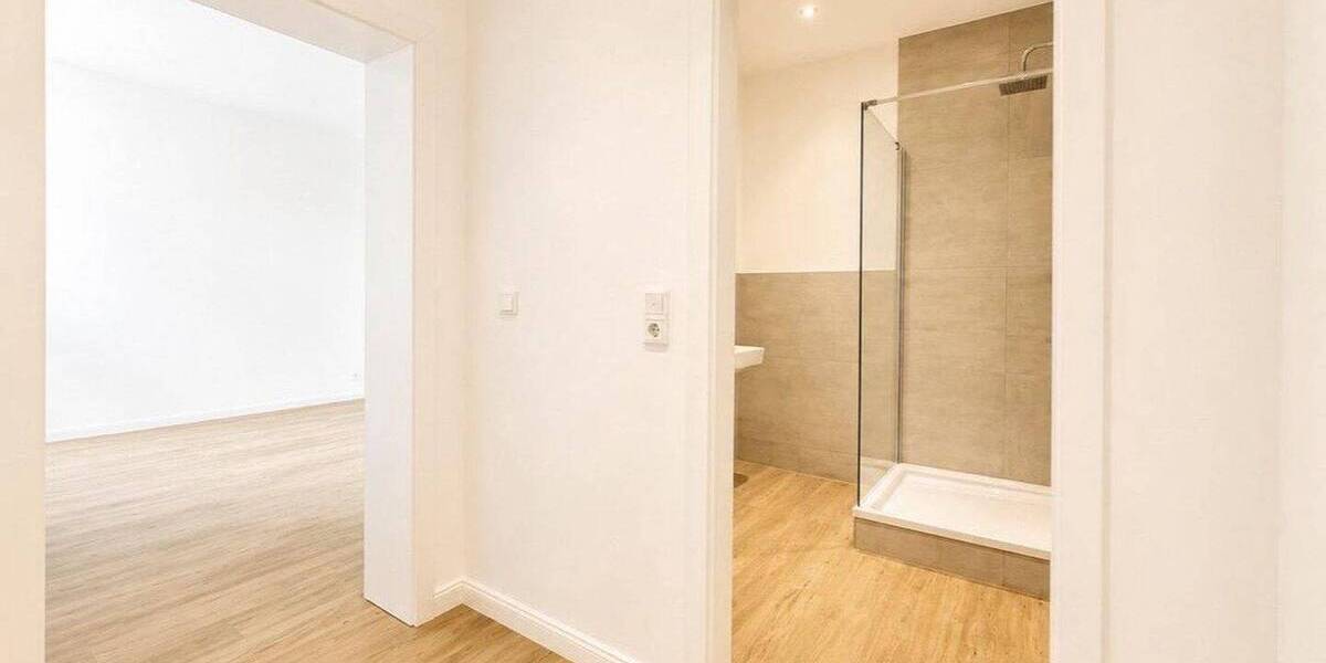 Etagenwohnung Krefeld Stadtmitte - 2 Zimmer, 65 m&sup2;, 750&euro; | Angebot:26729969