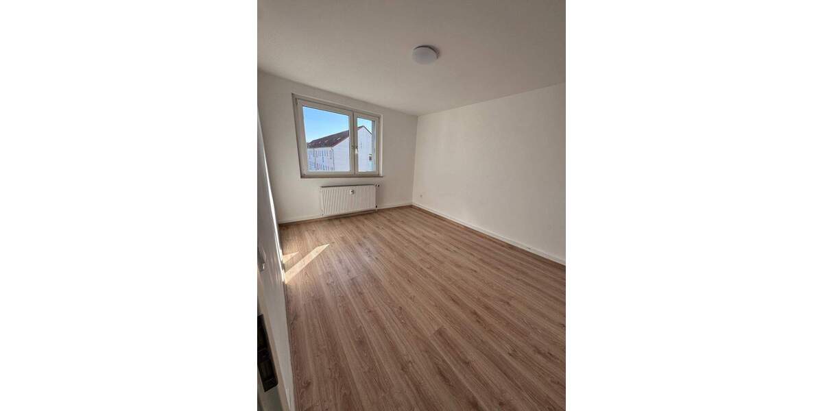 Etagenwohnung Bitterfeld-Wolfen Wolfen - 4 Zimmer, 70 m&sup2;, 490&euro; | Angebot:25094206
