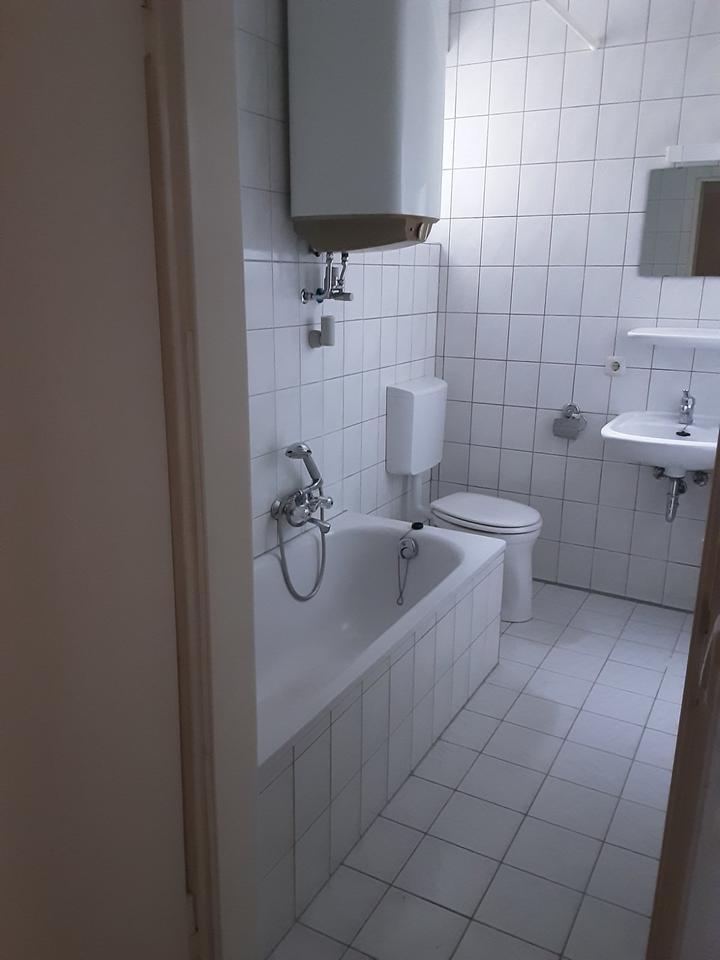 Sehr ruhige 2 Zimmer + große Wohnküche ab 01.11.25 zu vermieten