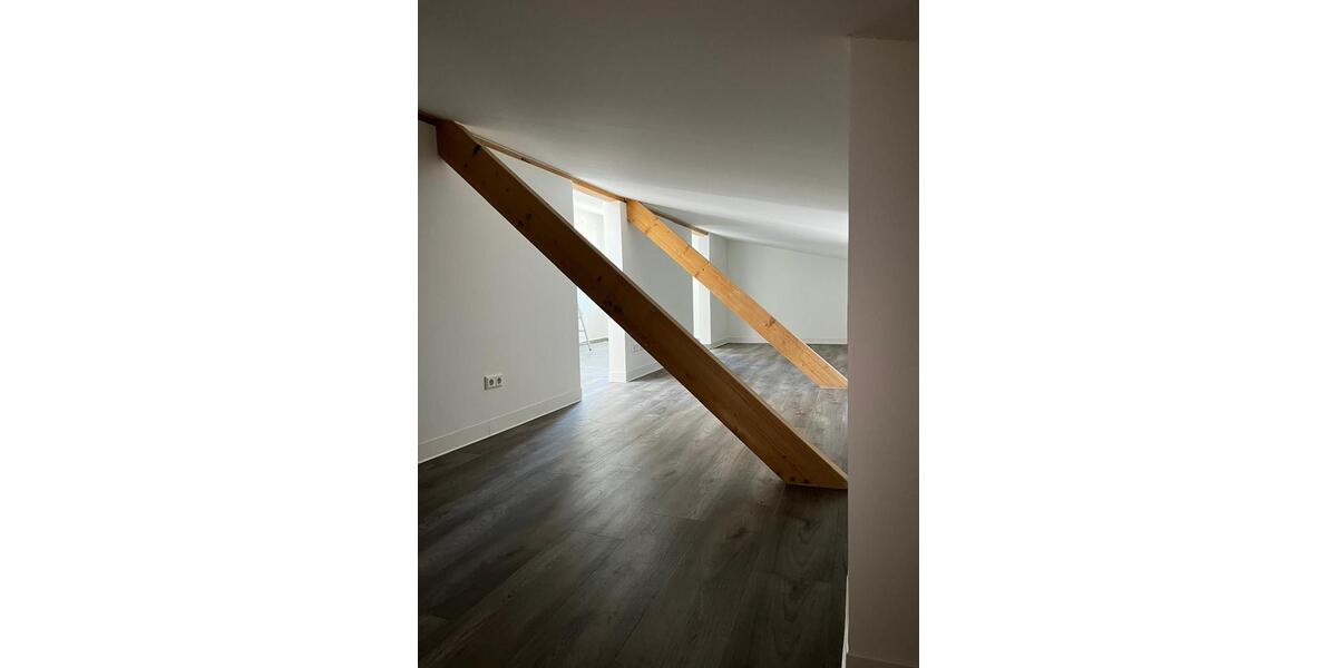 Dachgeschoßwohnung Magdeburg Großer Silberberg - 2 Zimmer, 60 m&sup2;, 700&euro; | Angebot:25551045