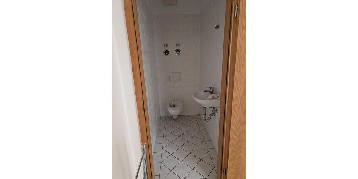 Etagenwohnung Meißen - 1 Zimmer, 51 m&sup2;, 330&euro; | Angebot:23602092