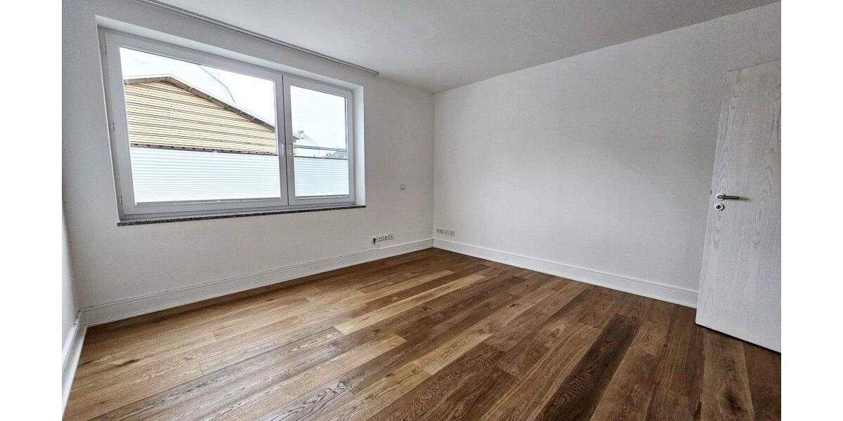 Etagenwohnung Solingen Ohligs-Aufderhöhe - 3 Zimmer, 117 m&sup2;, 1.400&euro; | Angebot:23100252