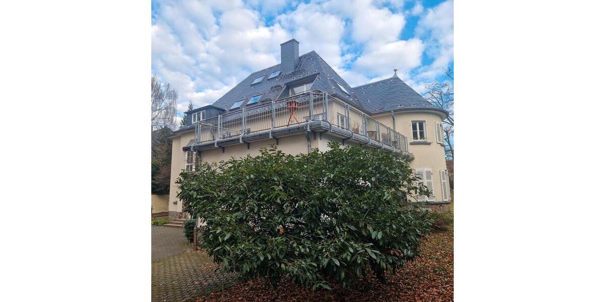 Individueller Schnitt - frisch renoviert - Wohnen in einer schönen Villa in Radebeul-Mitte 4 zimmer