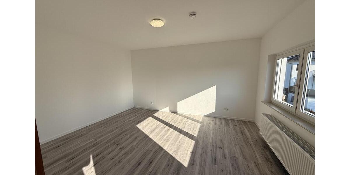 Etagenwohnung Gladenbach - 4 Zimmer, 120 m&sup2;, 1.080&euro; | Angebot:25327573