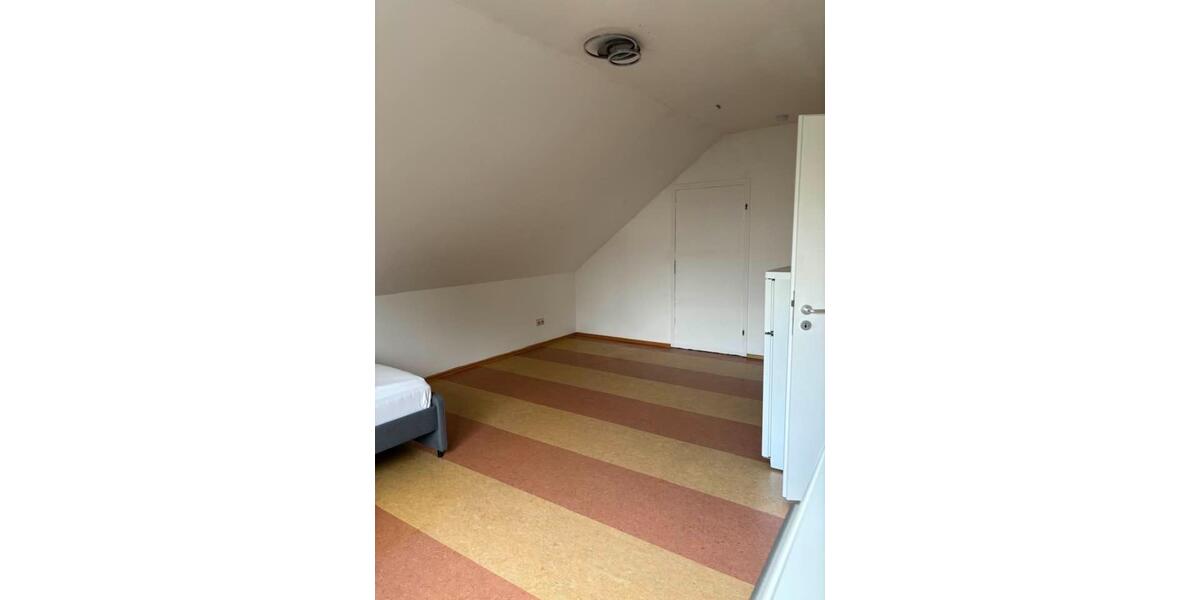 Etagenwohnung Kronach - 1 Zimmer, 27 m&sup2;, 350&euro; | Angebot:25351672