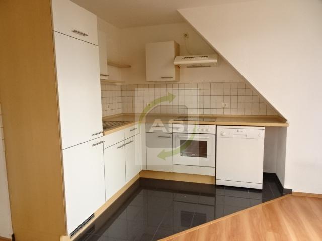 Dachgeschoßwohnung Zwickau Zwickau-West - 2 Zimmer, 49 m&sup2;, 330&euro; | Angebot:26440937