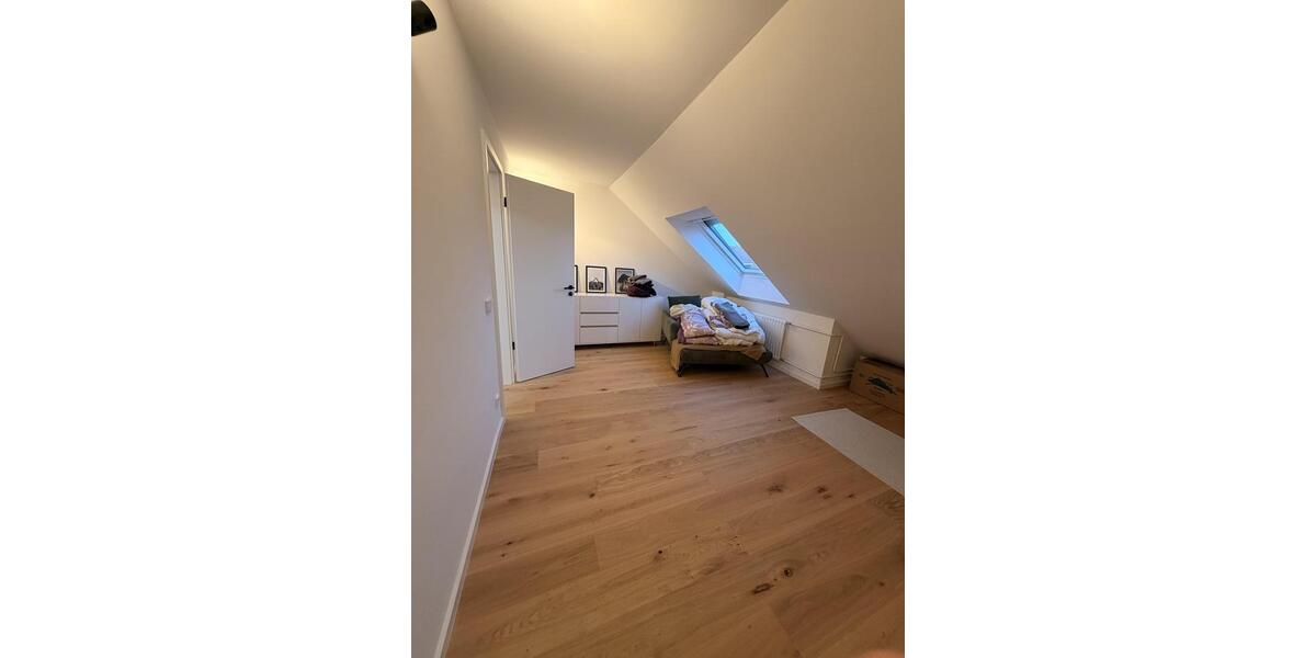Reihenhaus München Bogenhausen - 7 Zimmer, 130 m&sup2;, 3.690&euro; | Angebot:25844361