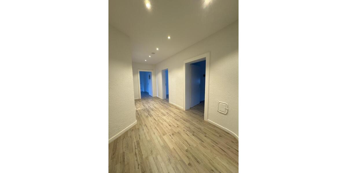 Etagenwohnung Saarbrücken West - 4 Zimmer, 106 m&sup2;, 800&euro; | Angebot:26285985