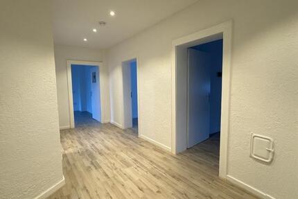 Wohnung Saarbrücken West - 4 Zimmer, 106 m&sup2;, 800&euro; | Angebot:26285985