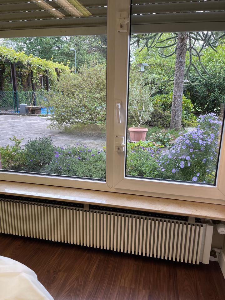 Möblierter Praxisraum in Düsseldorf-Oberkassel zur Untermiete zimmer