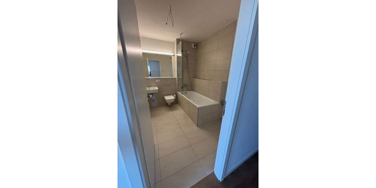 Etagenwohnung Schönefeld - 3 Zimmer, 90 m&sup2;, 1.360&euro; | Angebot:25665029