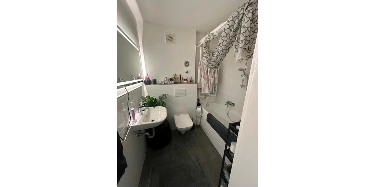 Etagenwohnung Duisburg Duisburg-Mitte - 2.5 Zimmer, 61 m&sup2;, 570&euro; | Angebot:26285686