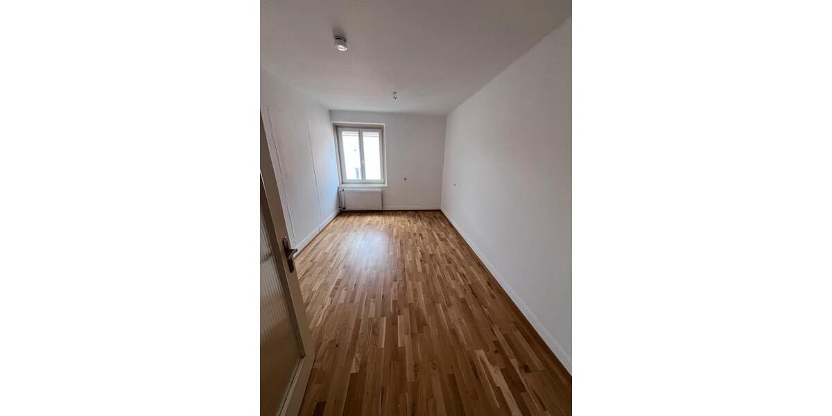 Etagenwohnung Augsburg - 5 Zimmer, 105 m&sup2;, 1.450&euro; | Angebot:24839758