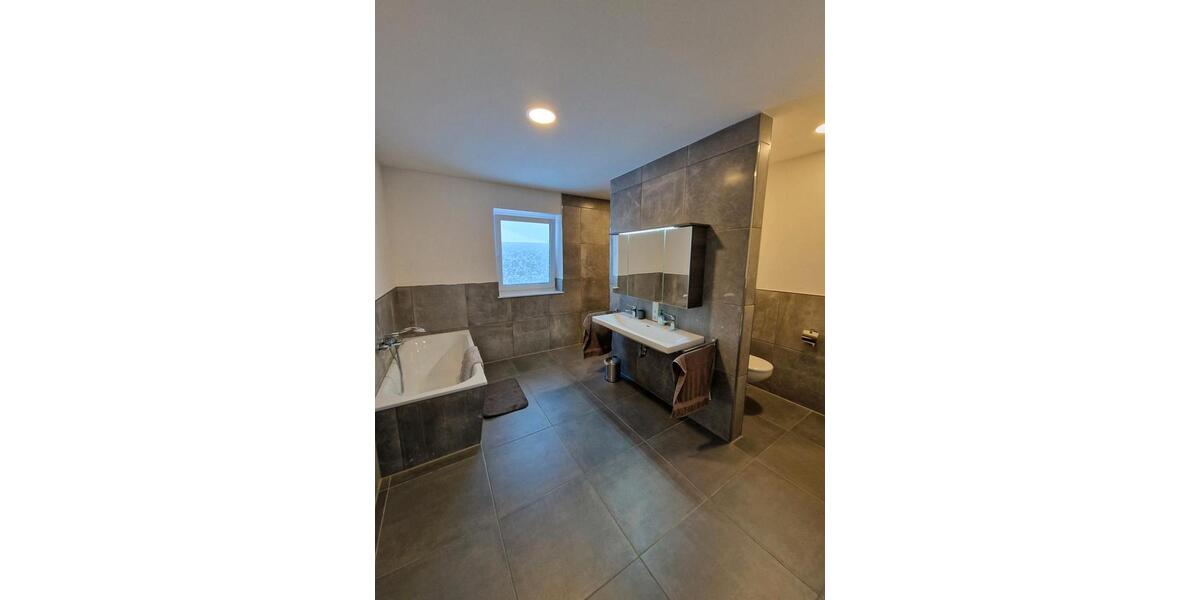 Wohnen auf Zeit Twistringen - 4 Zimmer, 130 m&sup2;, 20&euro; | Angebot:26024313