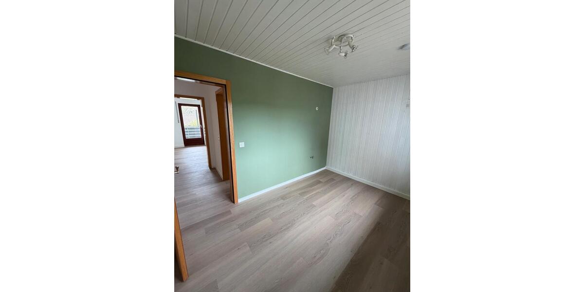 Etagenwohnung Bebra - 4 Zimmer, 102 m&sup2;, 750&euro; | Angebot:26482958