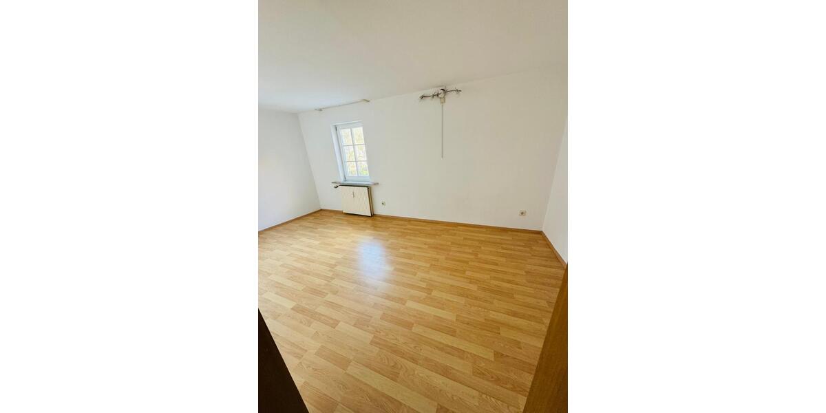 Etagenwohnung Alsfeld - 5 Zimmer, 185 m&sup2;, 850&euro; | Angebot:24640045